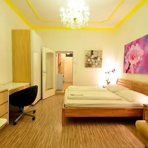 *** Aparthotel Ajo - Messe Flat - Self-check-in Austria